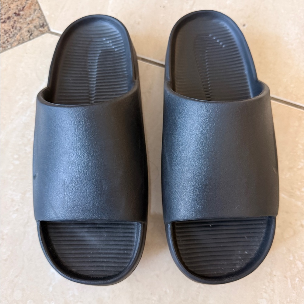 NIKE Calm Mens Slides Mens 7 Womens 8 Excellent Pre-Owned Condition - Picture 2 of 8